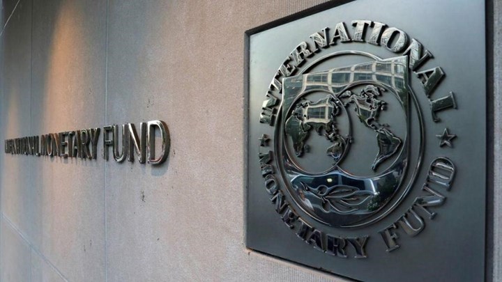 ΔΝΤ: Επαρκής μεσοπρόθεσμα η βιωσιμότητα του ελληνικού χρέους Η εξυπηρέτηση του ελληνικού δημόσιου χρέους παραμένει επαρκής σε μεσοπρόθεσμο επίπεδο σύμφωνα με τις εκτιμήσεις του Εκτελεστικού Συμβούλιου του Διεθνούς Νομισματικού Ταμείου.