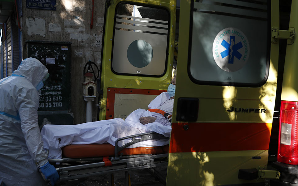Γιατί ανησυχεί τους ειδικούς το τρίτο κύμα της πανδημίας