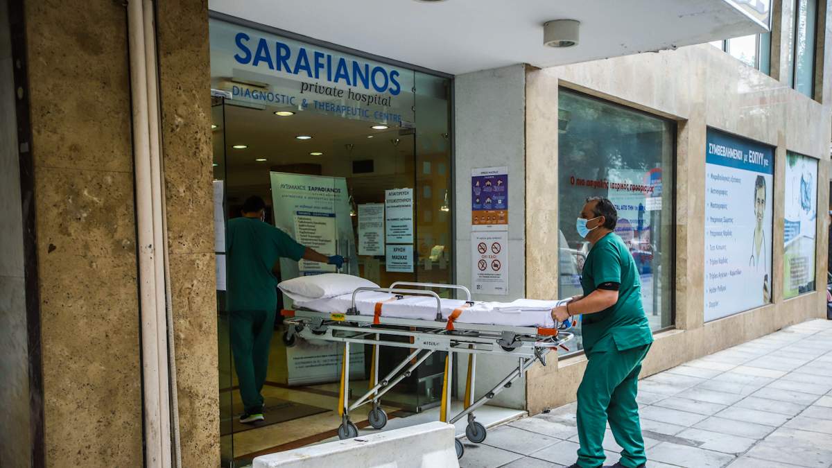 Οσμή σκανδάλου και με τις επιτάξεις: Γιατί επιλέχθηκαν δύο κλινικές με οικονομικά προβλήματα;
