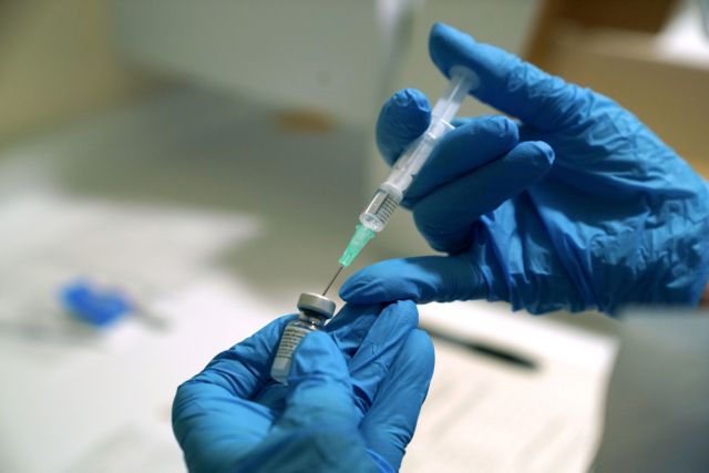 Εμβόλια: Οι επιστήμονες λύνουν όλες τις απορίες μας