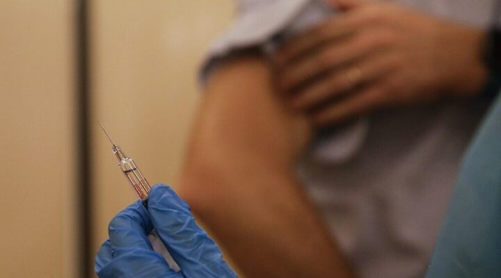 Παυλάκης:Το εμβόλιο θα πονάει περισσότερο