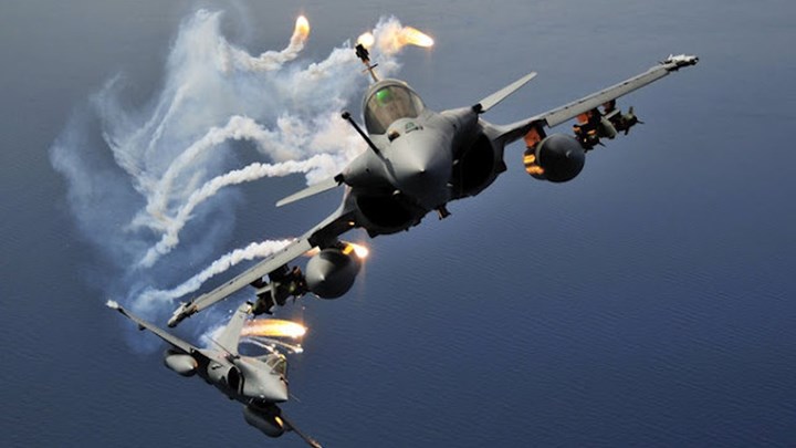 Πέφτουν οι υπογραφές για τα Rafale