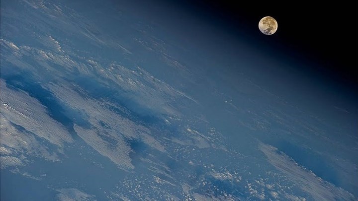 Χειμερινό ηλιοστάσιο: Η μεγαλύτερη νύχτα του χρόνου και το σπάνιο ουράνιο «φιλί»