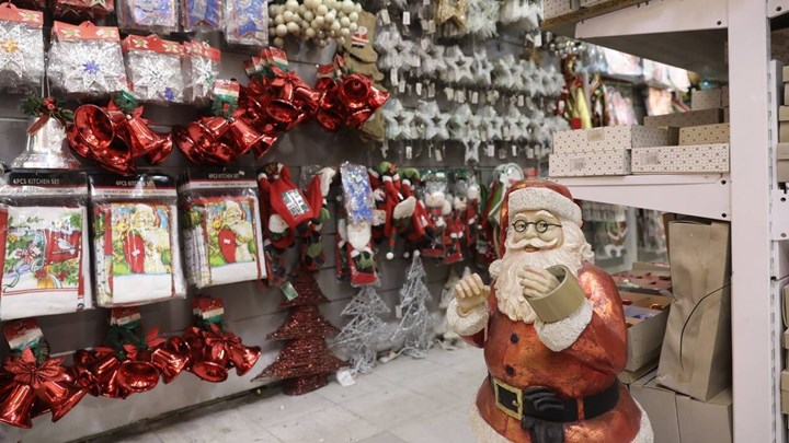 Ανοίγουν τα καταστήματα με εποχικά είδη τη Δευτέρα 7 Δεκεμβρίου