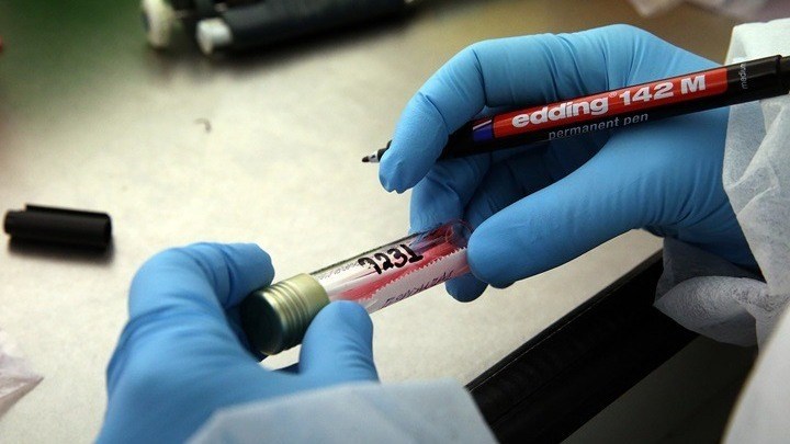 Κορονοϊός: 98 νεκροί και 612 διασωληνωμένοι - 1.667 νέα κρούσματα