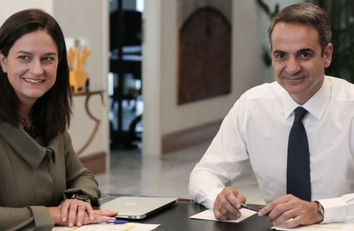 Με-σκάνδαλο-μέσα-στη-νύχτα-γκρέμισαν-τα-Ελληνικά-πανεπιστήμια