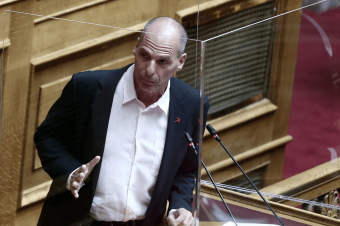 Επίθεση στον Γιάνη Βαρουφάκη: Ποινική δίωξη στον 17χρονο