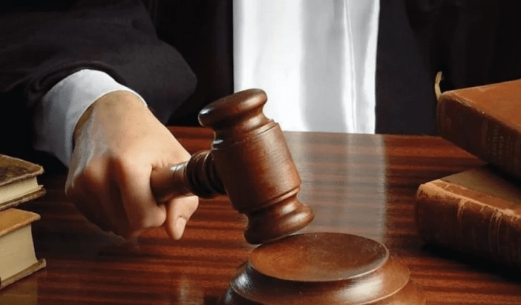 Τα «κοράκια» των funds αρπάζουν ΠΑΡΑΝΟΜΑ τα σπίτια του ΟΕΚ
