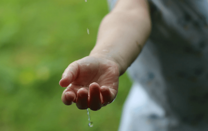 UNICEF Πάνω από 1.000 παιδιά πεθαίνουν κάθε μέρα σε όλο τον κόσμο επειδή ήπιαν μολυσμένο νερό