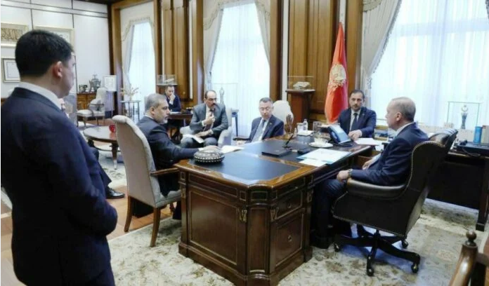 Πρώτη εμφάνιση του Ερντογάν μετά τη νέα περιπέτεια υγείας του – Τηλεφωνική επικοινωνία με τον Πούτιν