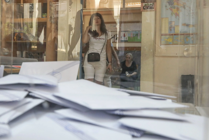 Νέα δημοσκόπηση: Ποια η διαφορά ΝΔ-ΣΥΡΙΖΑ – Τα σενάρια κατανομής των εδρών