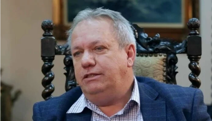 Αηδιασμένος με τις μεθοδεύσεις Μητσοτάκη ο καθηγητής Βασιλειάδης