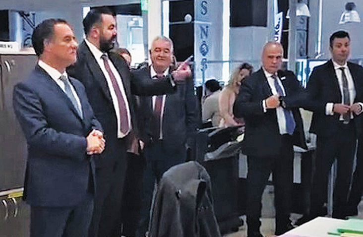 Χρυσές δουλειές για τον «εκβιαστή» εργοδότη!