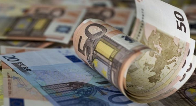Μέτρα στήριξης και έμμεσοι φόροι: Τα “ψιλά γράμματα ” του Προγράμματος Σταθερότητας 2023-2026