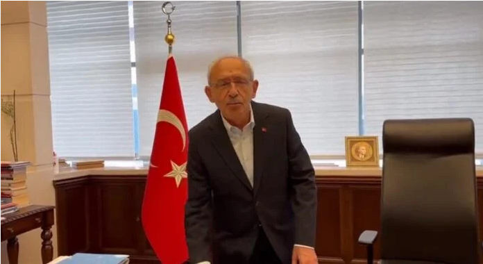 Ορκίστηκε στους ψηφοφόρους του, χτυπώντας το χέρι στο τραπέζι ο Κιλιτσντάρογλου