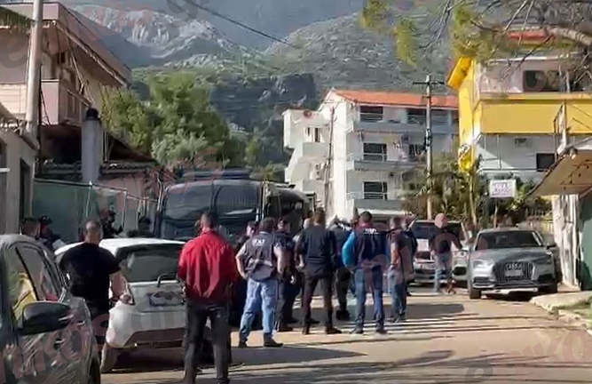 Χειμάρρα: Με μπουλντόζες επιχειρούν να γκρεμίσουν το ξενοδοχείο ομογενή – Ήταν μέλος της εφορευτικής επιτροπής – ΒΙΝΤΕΟ