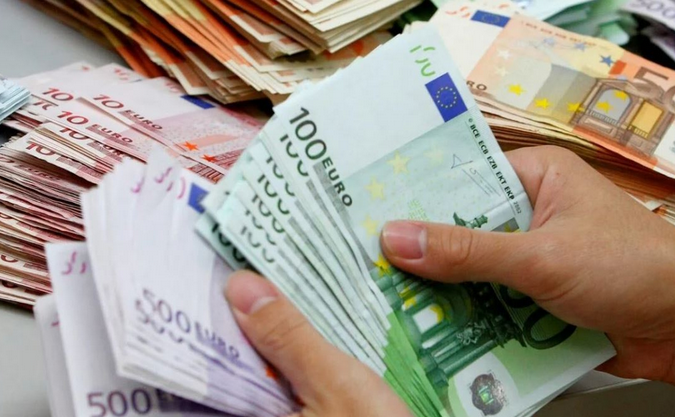 Στο «παιχνίδι» και η 13η σύνταξη και δωρεάν φάρμακα – Τι λένε ΝΔ και ΣΥΡΙΖΑ για μισθούς και συντάξεις