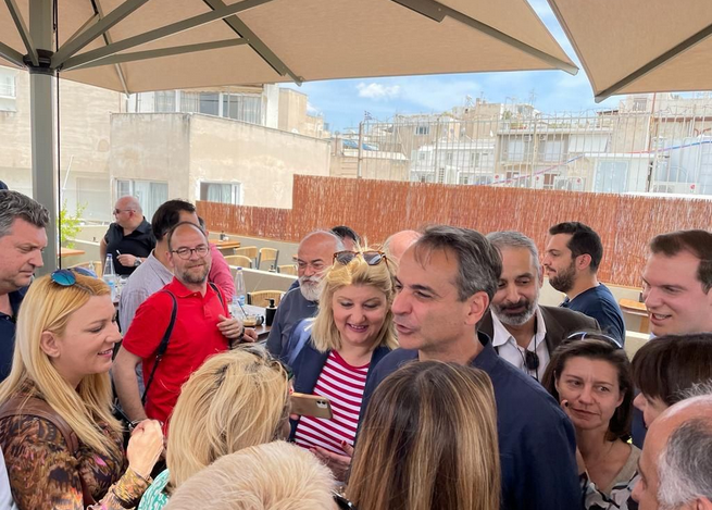 Συνάντηση Μητσοτάκη με τους δημοσιογράφους