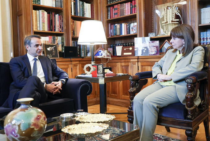 Εκλογές 2023: Η ώρα των διερευνητικών – Συνάντηση Σακελλαροπούλου – Μητσοτάκη