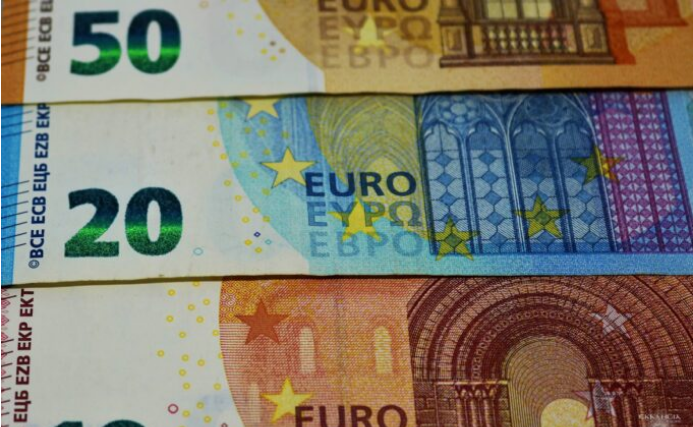 «Φουσκώνουν» έως και 62 ευρώ τον μήνα οι λογαριασμοί χιλιάδων δικαιούχων επιδομάτων – Ποιοι θα δουν αυξήσεις