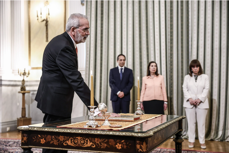 Την Παρασκευή στις 12:00 η ορκωμοσία της υπηρεσιακής κυβέρνησης – Ποιοι είναι οι νέοι υπουργοί