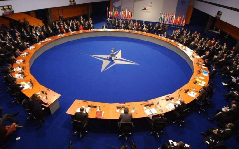 «Αγώνας δρόμου του ΝΑΤΟ για να γλιτώσει τον εξευτελισμό» | Πώς ο Ερντογάν «κρατάει» τη Συμμαχία