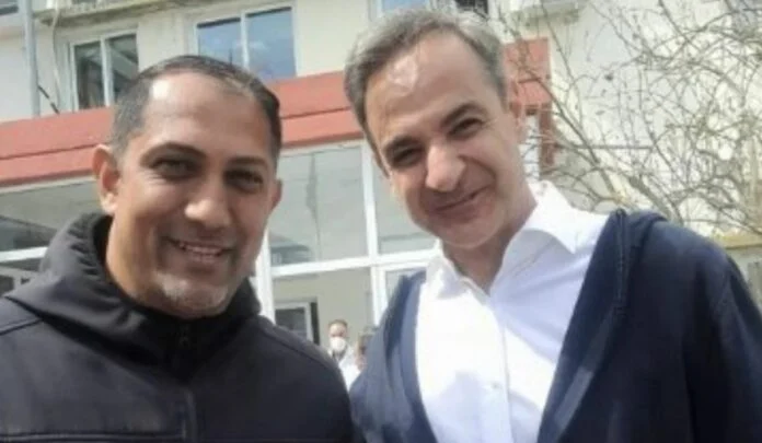 Όταν ο Μητσοτάκης αγκαλιαζόταν με τον εκλεκτό του προξενείου στην Θράκη