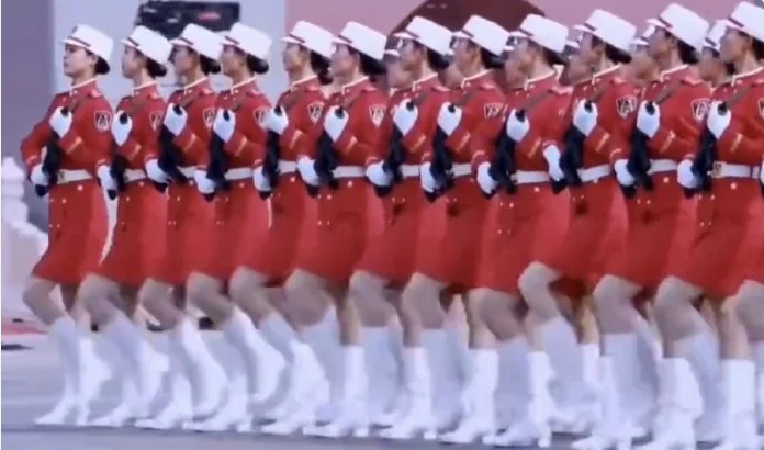 Σοκ και Δέος προκαλούν οι γυναίκες του Κινεζικού στρατού