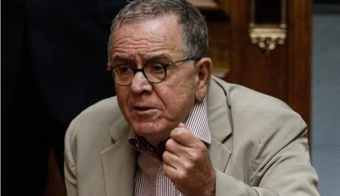 Ο Μουζάλας ονειρεύεται πότε θα πέσει ο φράχτης στον Έβρο, για να πάρει χαρά!