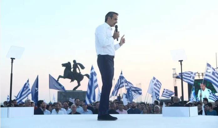 Μητσοτάκης «παρέδωσε» μαθήματα πατριωτισμού και πίστεως