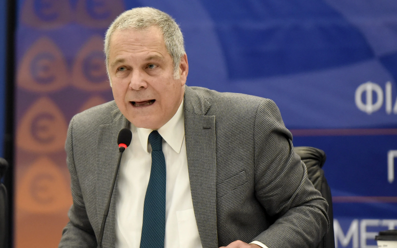 Θάνος Τζήμερος: Σάλος για το απαράδεκτο σεξιστικό σχόλιο για την Σοφία Ζαχαράκη
