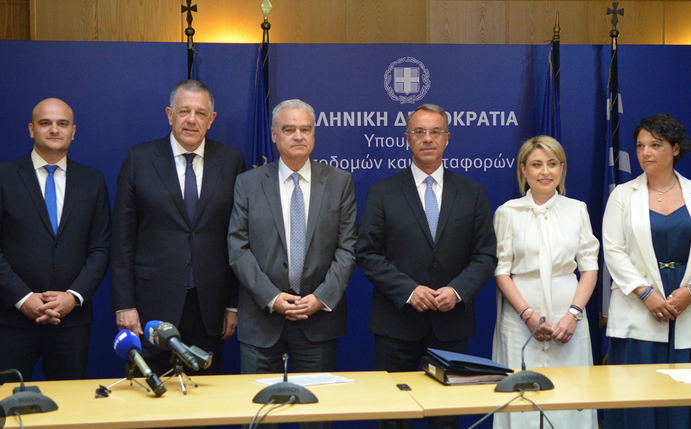 Παράδοση-παραλαβή στο υπουργείο Υποδομών και Μεταφορών