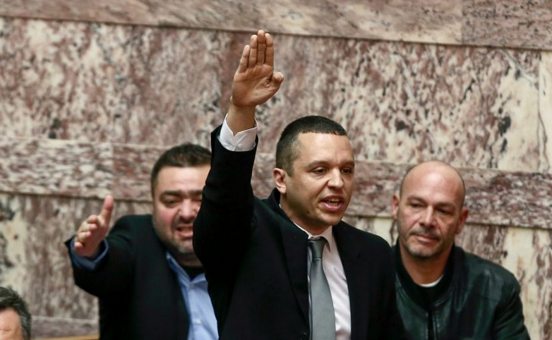 Τον Φεβρουάριο, και ενώ το Εφετείο καθυστερεί, αποφυλακίζονται ο Κασιδιάρης και ίσως όλο το διευθυντήριο της Χρυσής Αυγής
