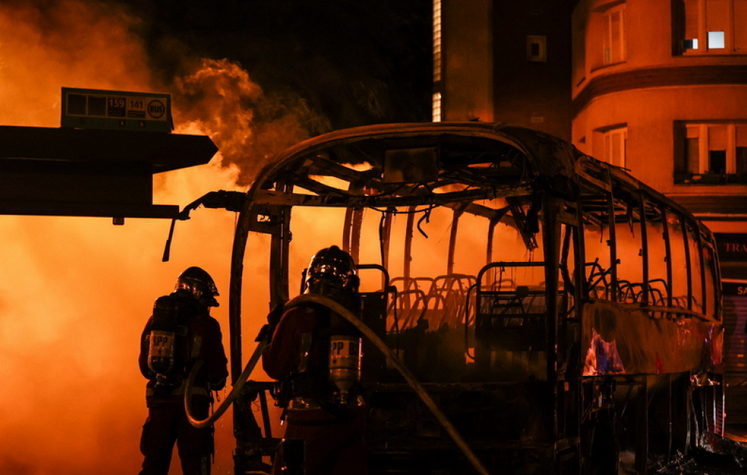 Γαλλία: Ξεπερνούν τα €20 εκατ. οι ζημιές σε τραμ και λεωφορεία του Παρισιού!
