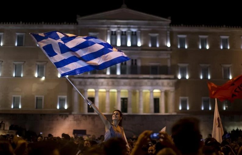 Οκτώ χρόνια από το δημοψήφισμα του 2015: Το «όχι» και η συμφωνία με τους δανειστές