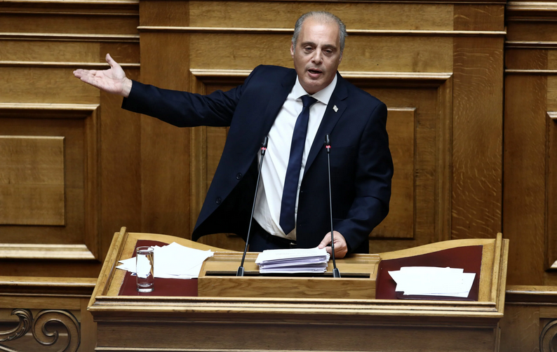 Βελόπουλος κατά Μητσοτάκη: «Οι σημερινές προγραμματικές είναι copy paste του 2019»