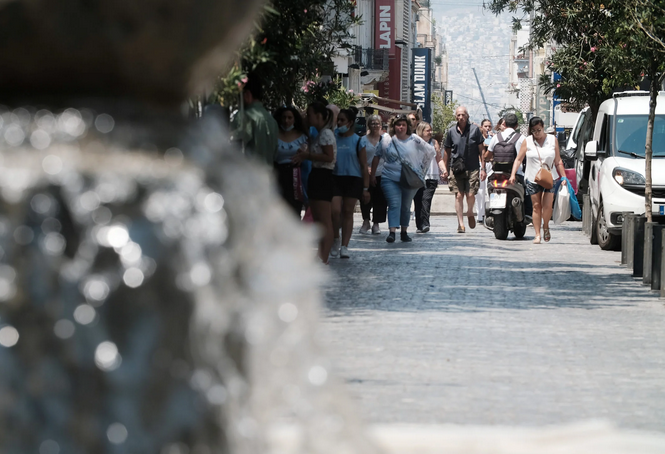 Καύσωνας “Κλέων”: Έκτακτο δελτίο της ΕΜΥ – Μέχρι και 43 βαθμούς η θερμοκρασία