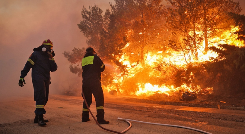 Αποκάλυψη: Γυμνή η Πυροσβεστική στη μάχη με τις φλόγες – Στις 4.500 οι ελλείψεις, 80 πυροσβέστες για 1 εκατ. πολίτες στην Αττική