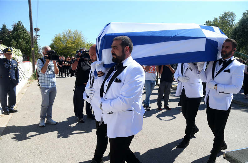 Κιλκίς: Θρήνος στην κηδεία του συγκυβερνήτη του Canadair, Περικλή Στεφανίδη