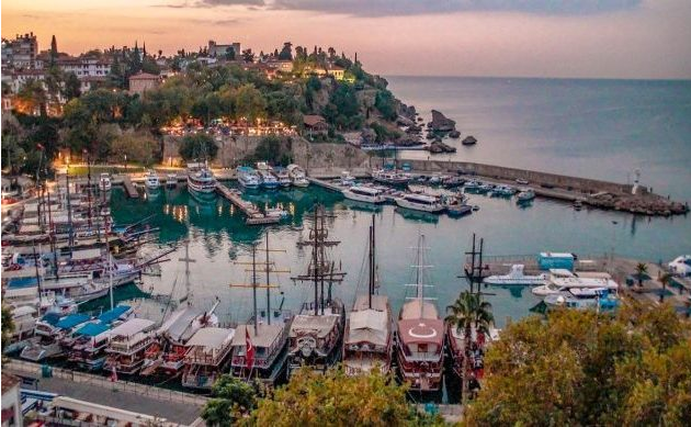 Τουρκία: Πρωτοφανής καύσωνας – «Ψήνονται» ντόπιοι και τουρίστες