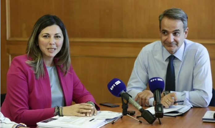 Στο υπουργείο Οικογένειας ο Μητσοτάκης: «Δεν κάνουμε εκπτώσεις σε ζητήματα ισότητας και ΛΟΑΤΚΙ+»