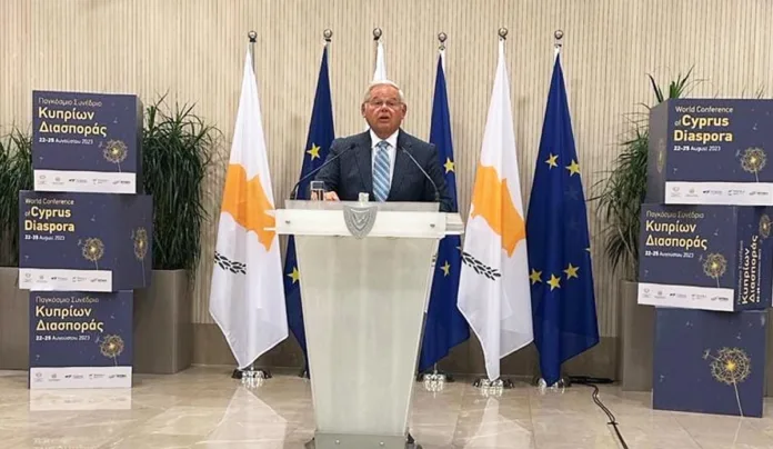Απειλή προσάρτησης των κατεχομένων στην Τουρκία «βλέπει» ο Μενέντεζ