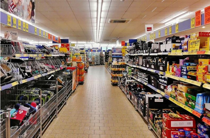 Γερμανία: Σούπερ μάρκετ χρεώνει έξτρα κάποια τρόφιμα – Δεν φαντάζεστε τον λόγο