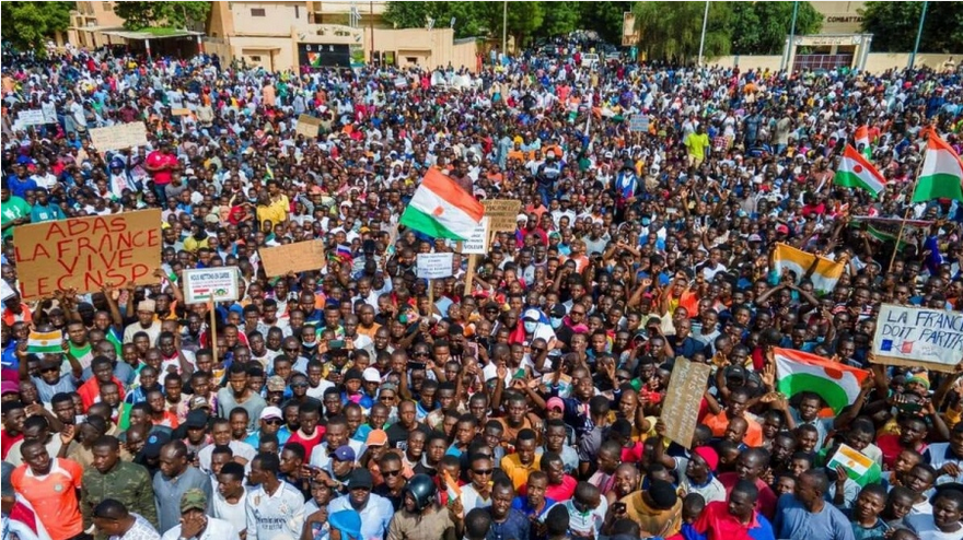 Νίγηρας: Ανάστατη η Γαλλία από την ακύρωση των συμφωνιών στρατιωτικής συνεργασίας