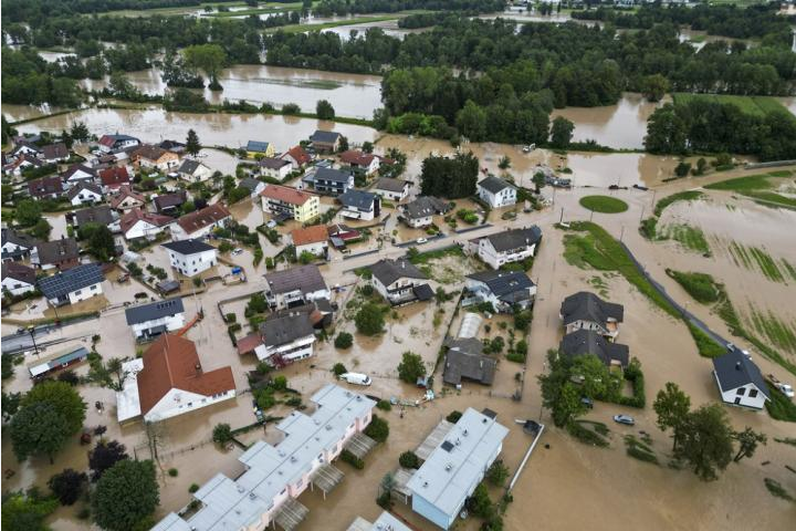 Σλοβενία: Τα δύο τρίτα της χώρας πλήττονται από τις χειρότερες πλημμύρες των τελευταίων ετών