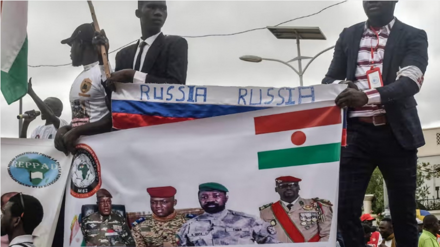Νιγηρία: Η οργάνωση Μ-62 κατηγορεί τη Γαλλία για νεοαποικιακή πολιτική - Θέλει να προκαλέσει πόλεμο στην περιοχή του Sahel