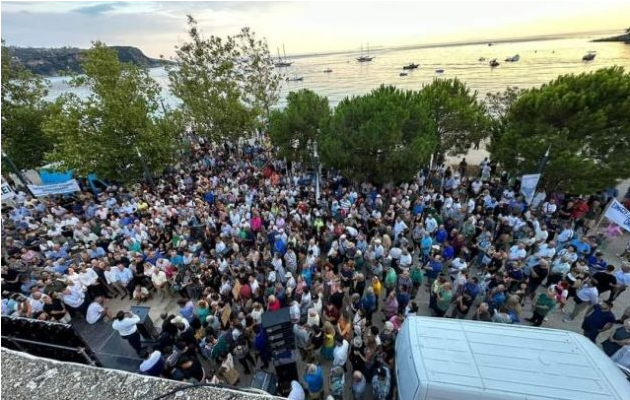 1.500 πατριώτες διαδήλωσαν στη Χειμάρρα για τη λευτεριά Μπελέρη – Σκληρή ανακοίνωση από την «Ομόνοια»