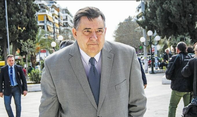 Έτοιμος ο Καρατζαφέρης να συγκρουστεί με τον «πρωθυπουργό του αιώνα»