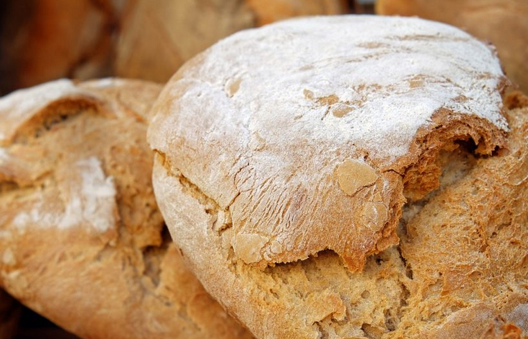 Ψωμί: Ανεβαίνει συνεχώς η τιμή του – Κινδυνεύει να γίνει είδος πολυτελείας