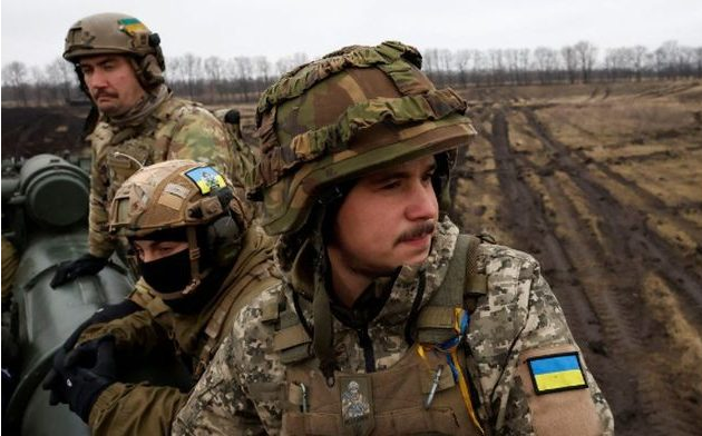«Δουλίτσες»: Οι Ουκρανοί αγόρασαν 180.000 στρατιωτικά μπουφάν από την Τουρκία και κατηγορούνται για μεγάλη κομπίνα
